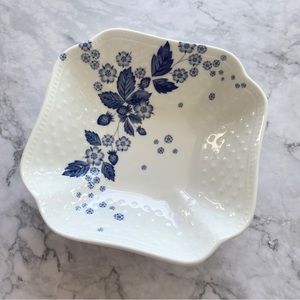 Wedgwood Japan 🍓 Indigo Strawberry Bloom Indigo Bowl